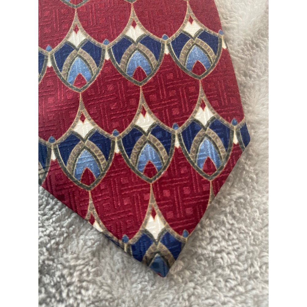 Boston Traders Men's 100% Silk Necktie Burgundy Blue Geometric Pattern - Picture 3 of 8